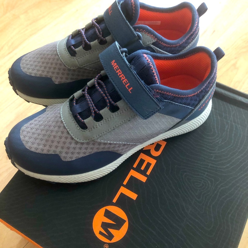 Boys sneakers